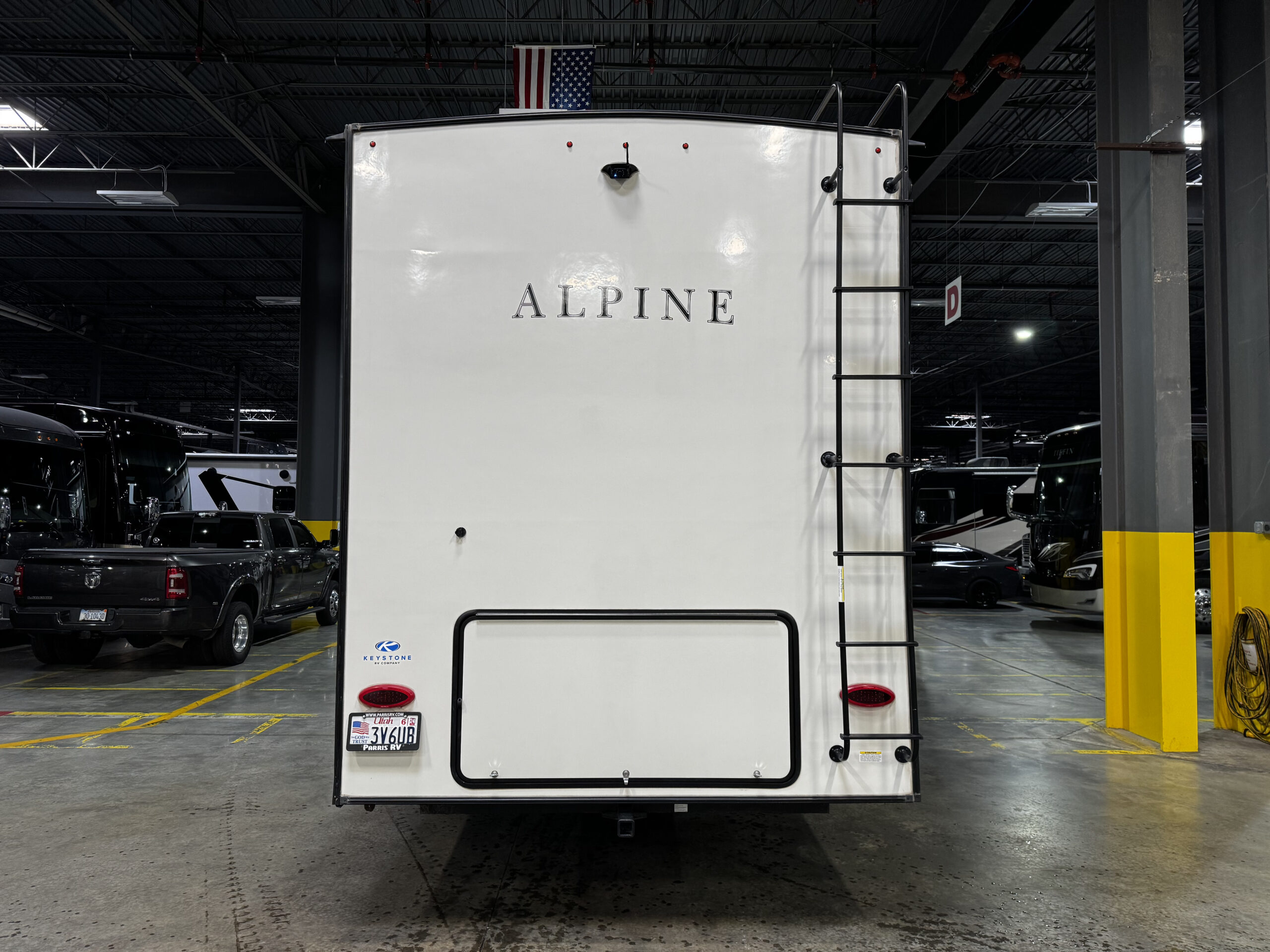 
								2022 Keystone Alpine 3790 full									