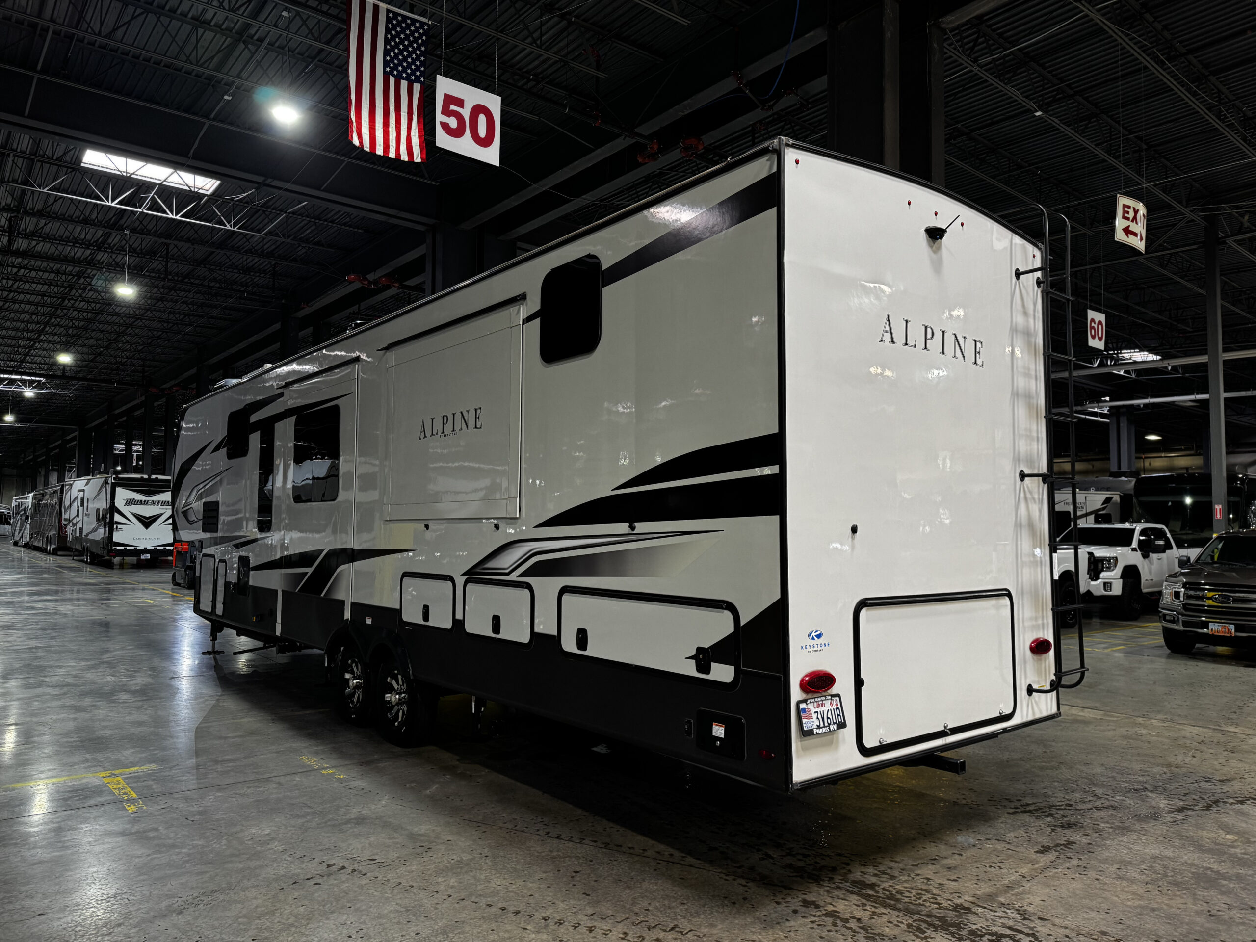 
								2022 Keystone Alpine 3790 full									