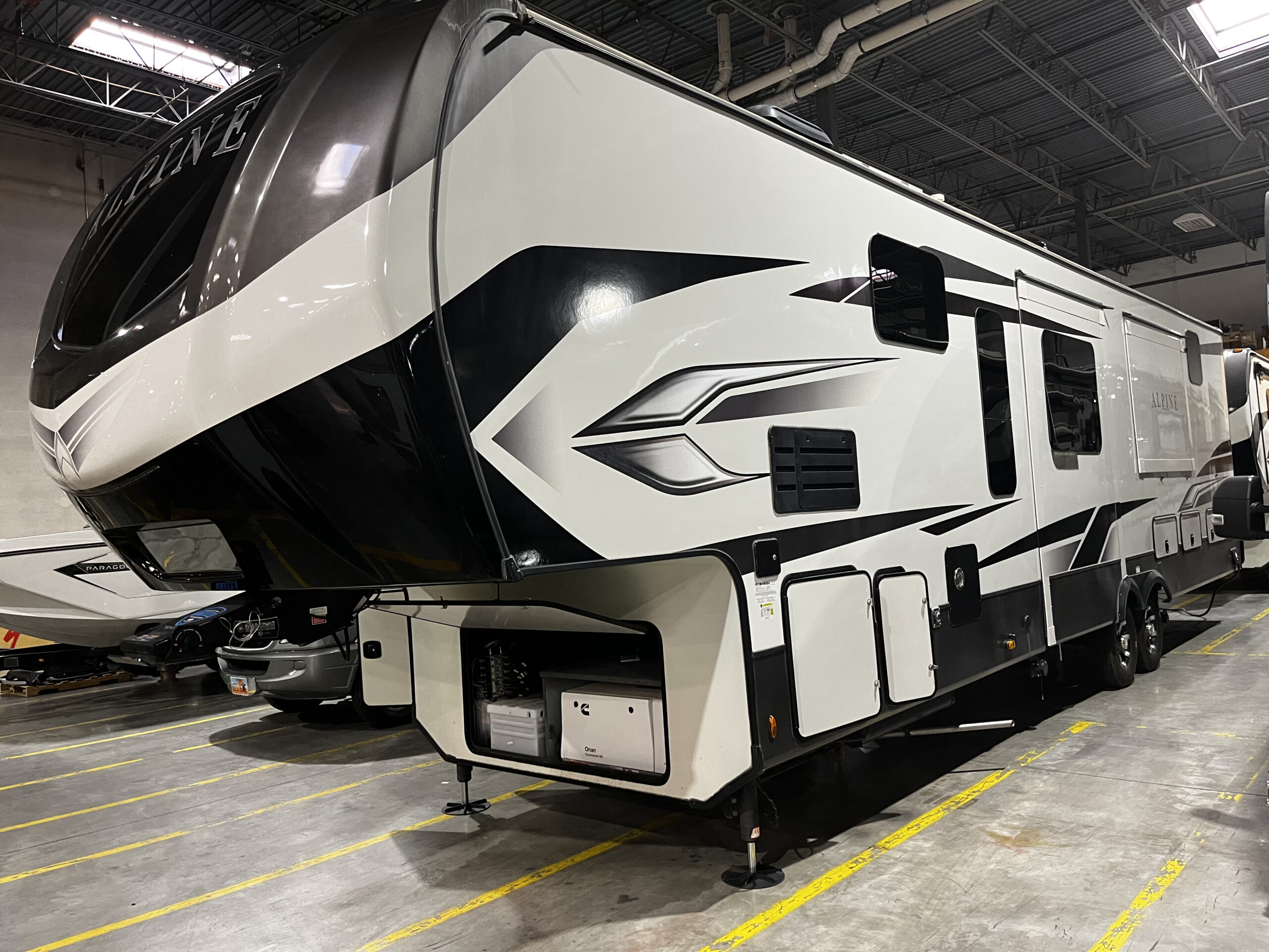 
								2022 Keystone Alpine 3790 full									