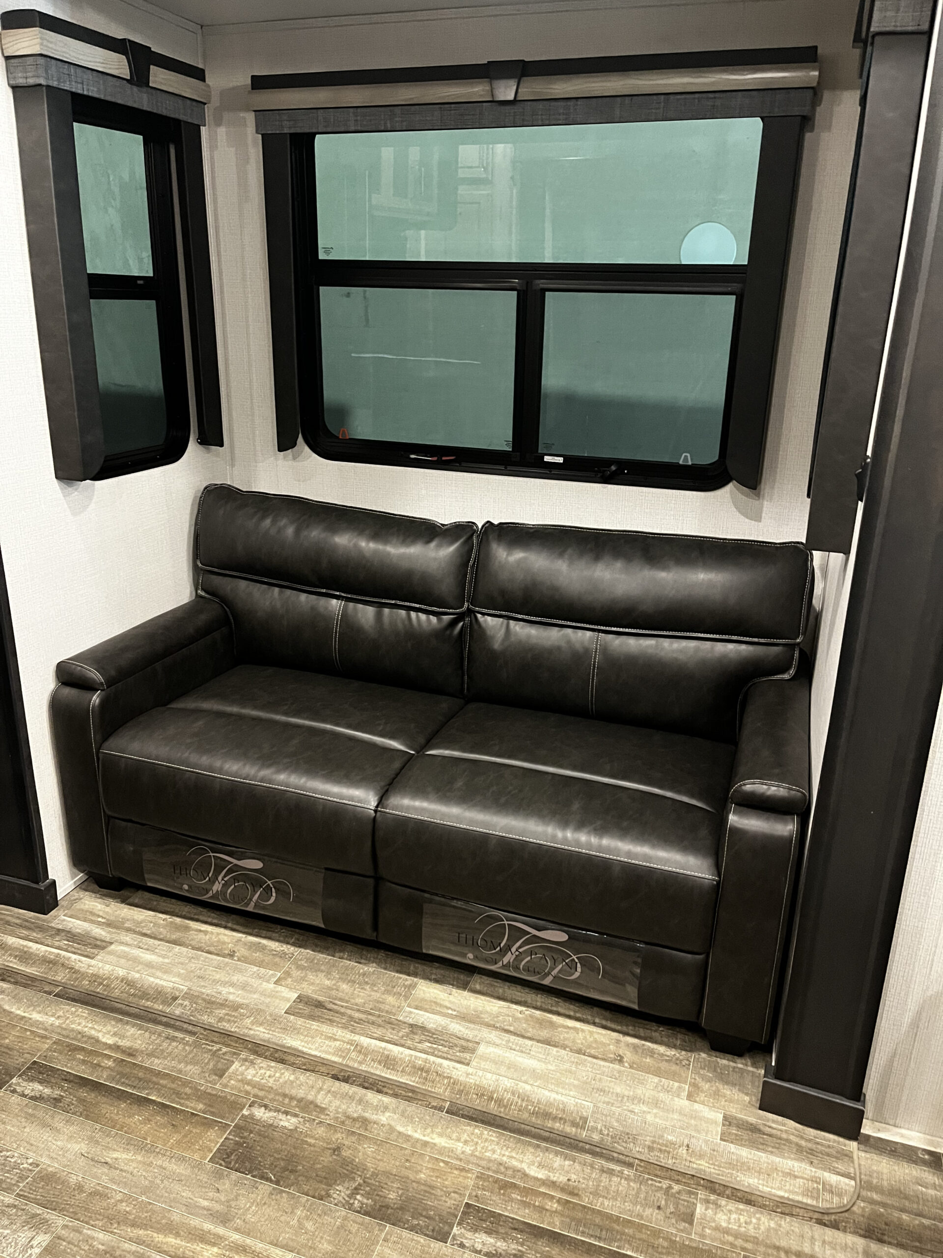 
								2022 Keystone Alpine 3790 full									