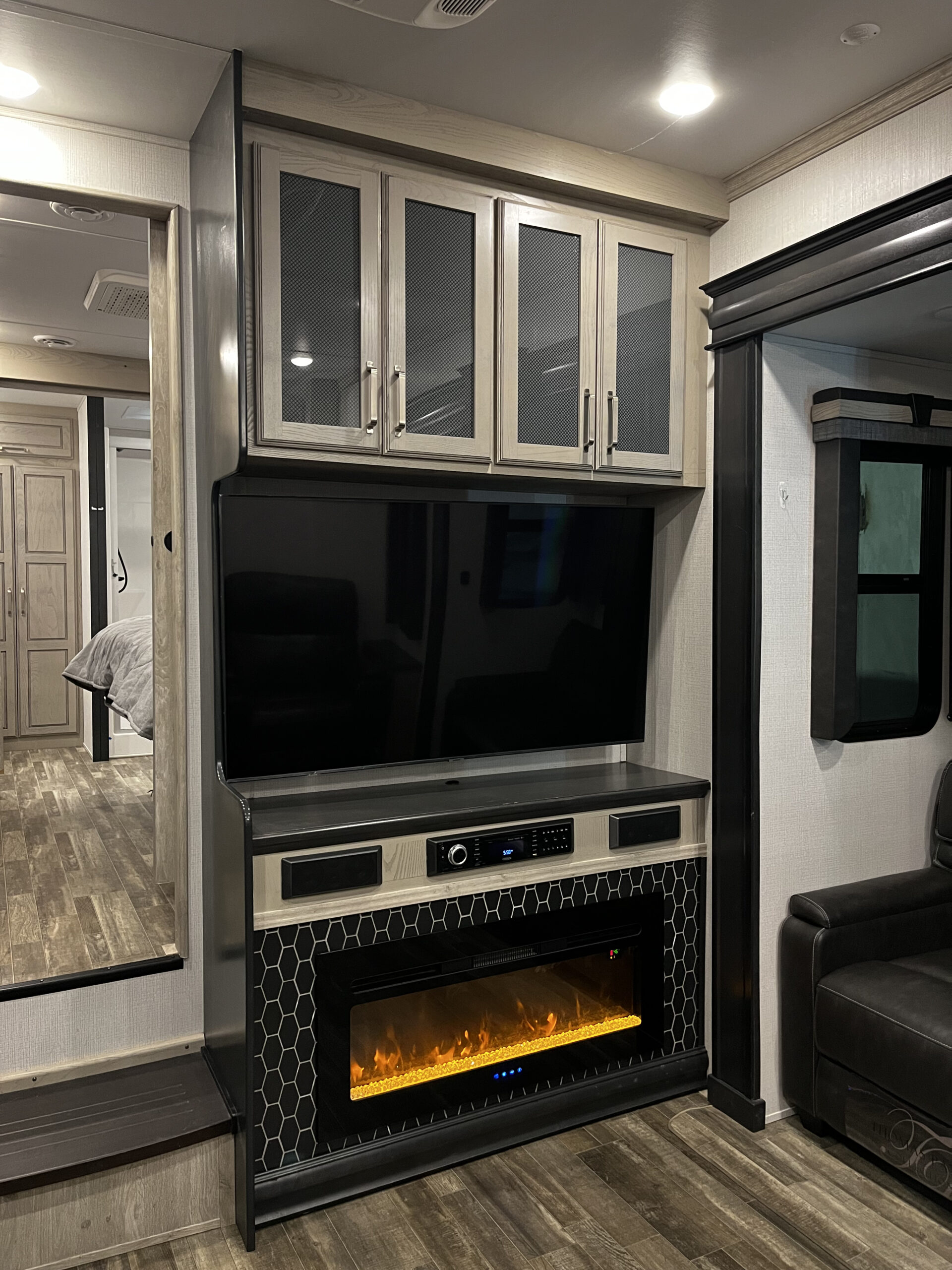 
								2022 Keystone Alpine 3790 full									