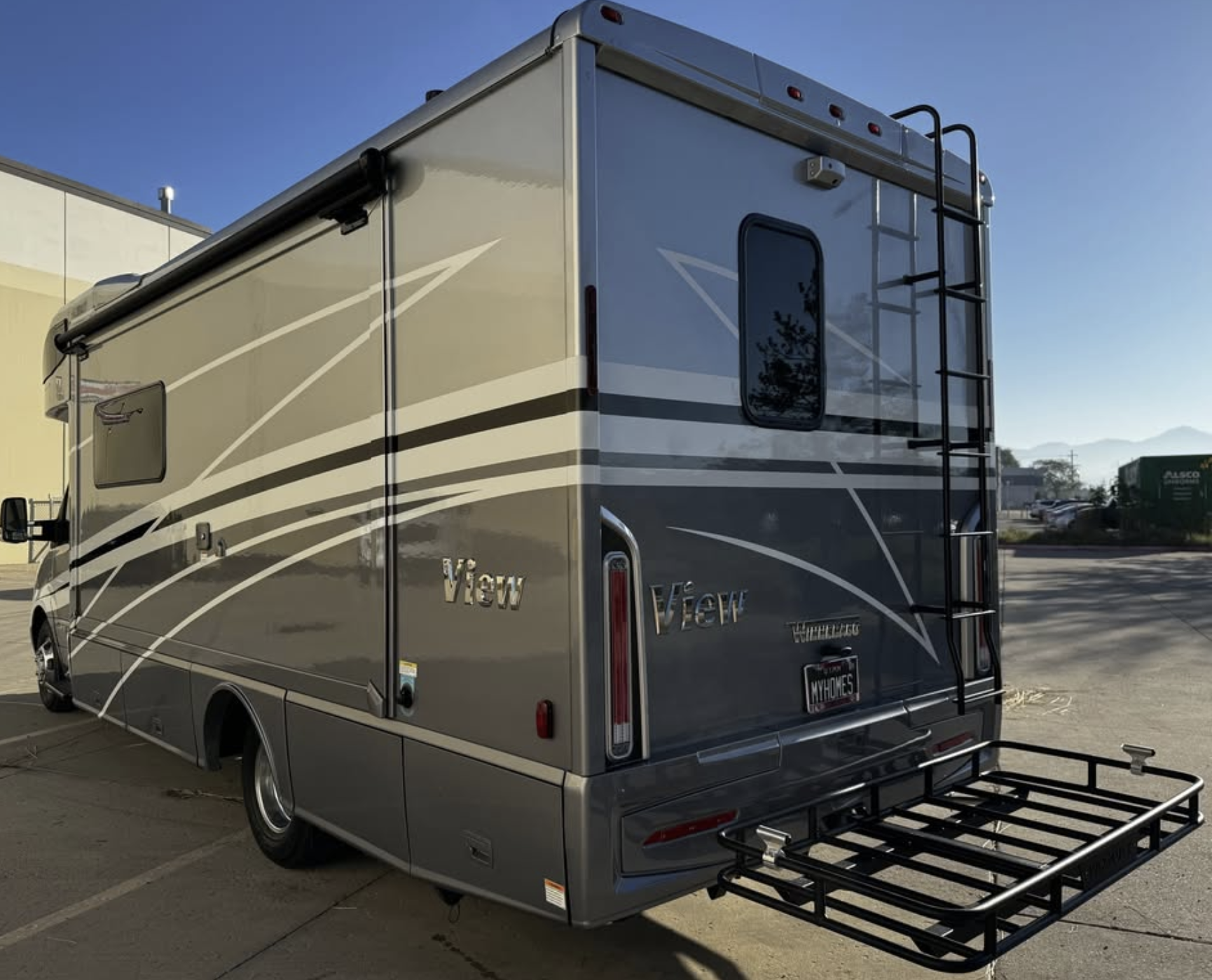 
								2025 Winnebago View 24D full									