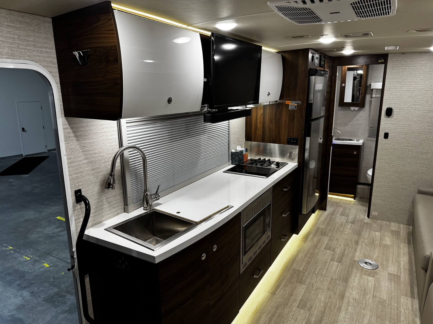 
								2025 Winnebago View 24D full									
