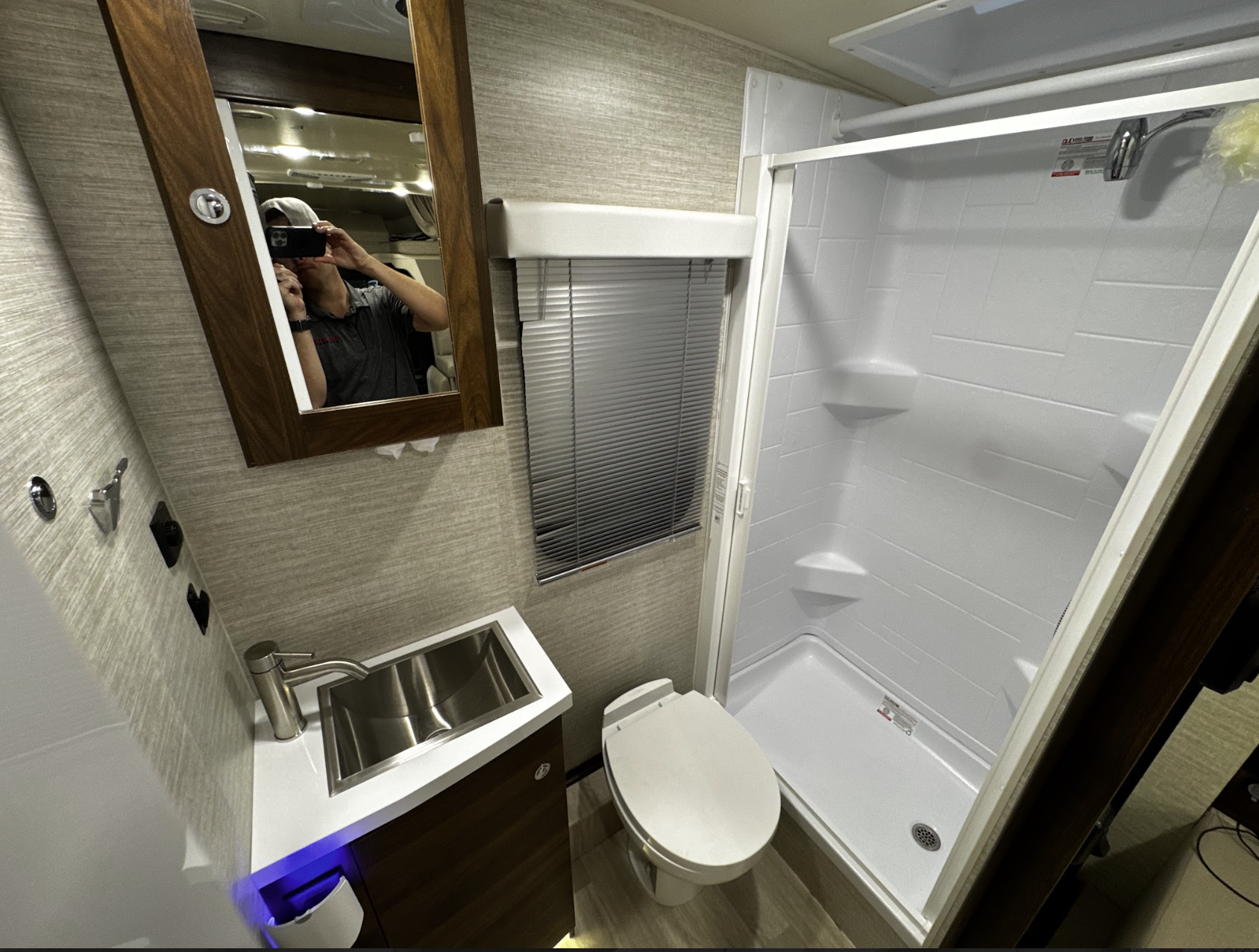 
								2025 Winnebago View 24D full									